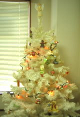 シュガークラフトのオーナメントで飾られたクリスマスツリー